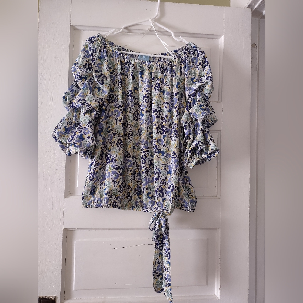 CeCe ruffle sleeve waist tie top size Large